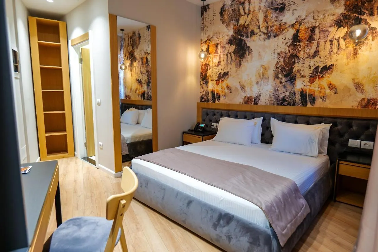 Lord Hotel Tirana