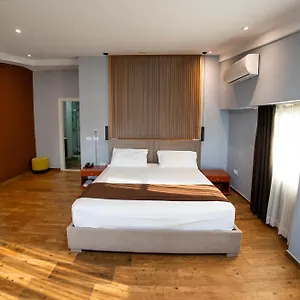 Hotel Olivar Tirana, Selita e Vogel