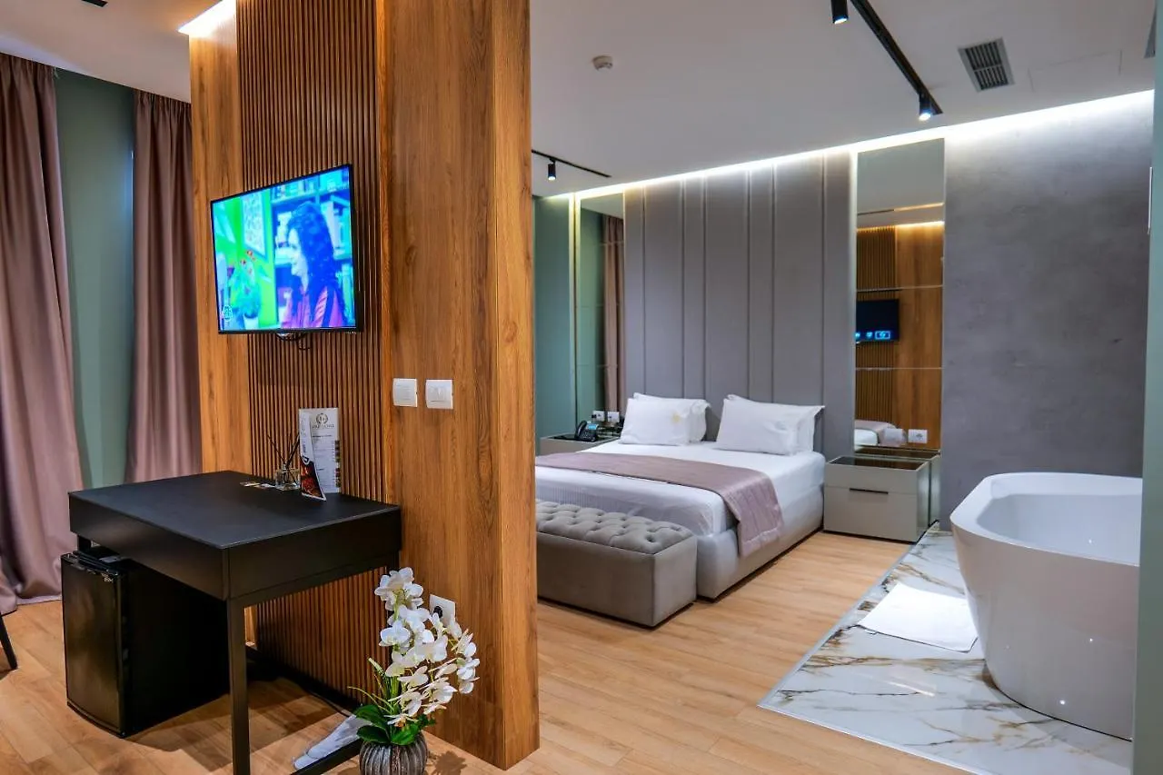 Lord Hotel Tiran 4*,